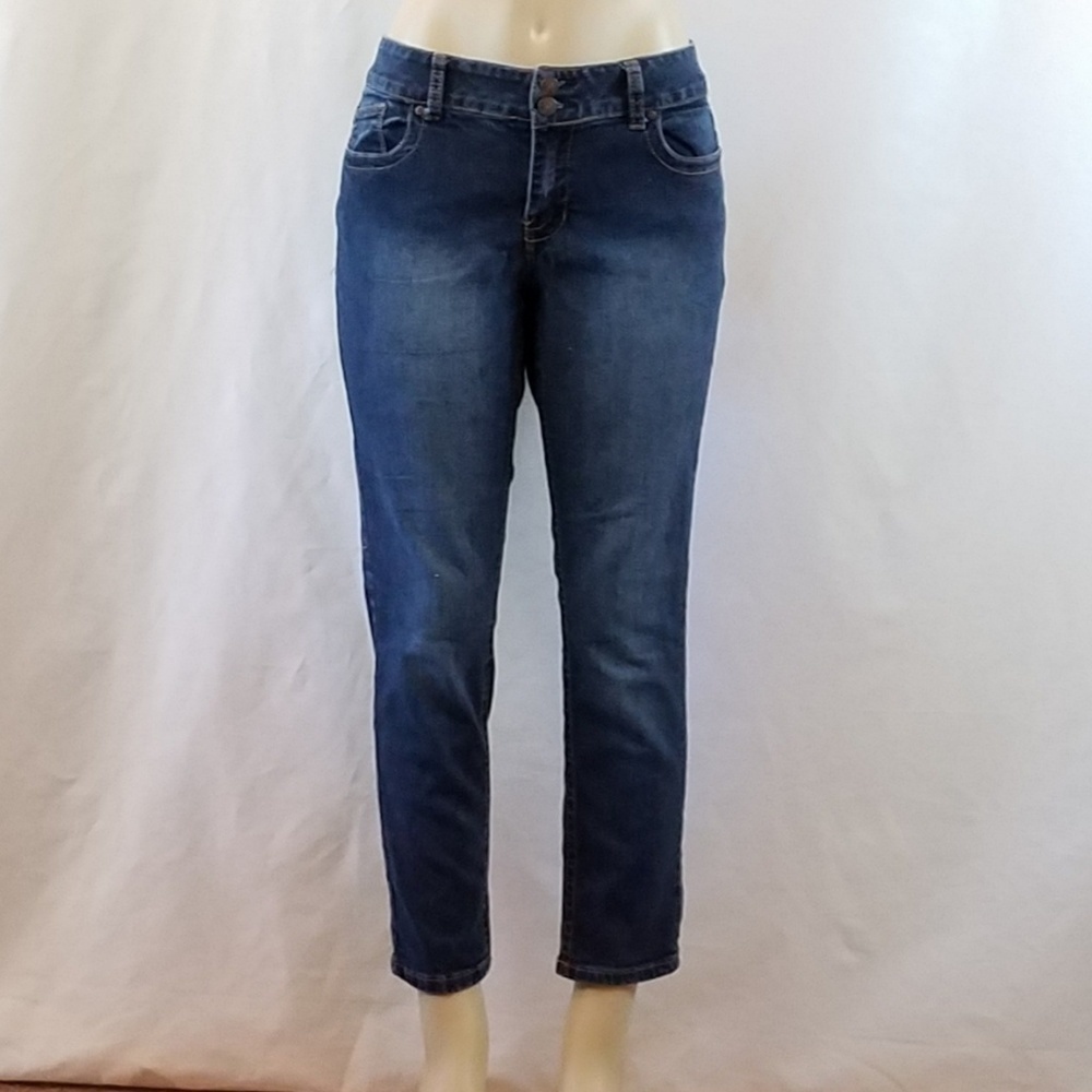 RUE 21 Short Mid-Rise Skinny Jeans